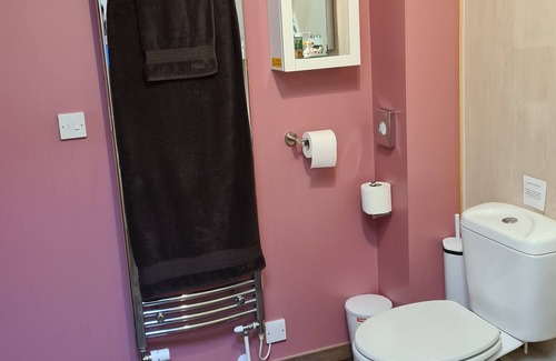 Norwich House | Owl Barn, Sisland - spacious apartment