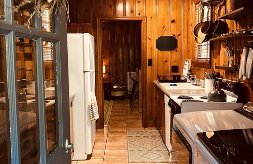 Cleveland Cottage | “Owl Be Back” Cottage King Bed Steps to Lee