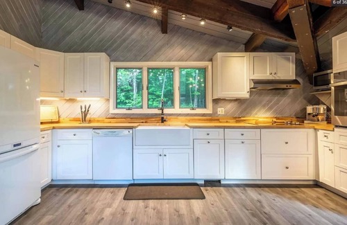 Dorset House | Owl Brook: Creekside Mid-Century Escape