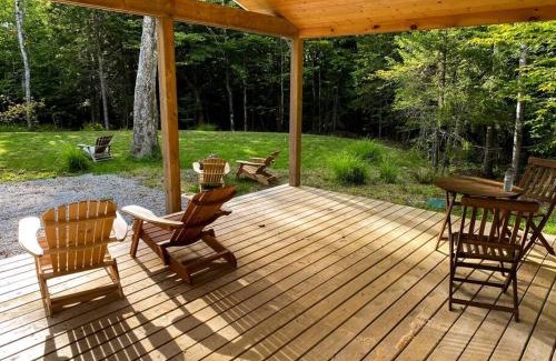 Kemptville House | Owl Cabin - Forest Retreat nearby Lake - not on waterfront