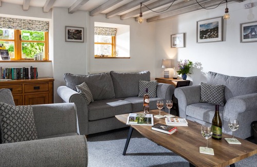 Caio Cottage | Owl Cottage is a charming Rural Retreat located on a Welsh Hillside close to the Brecon Beacons.