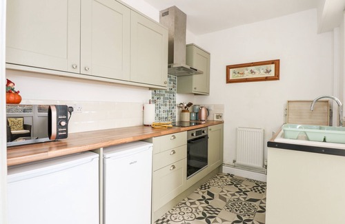 Southrepps Cottage | OWL COTTAGE, pet friendly, character holiday cottage in Southrepps