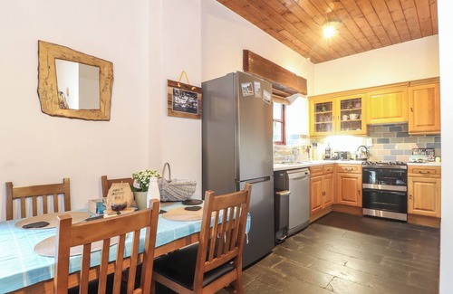 Pelynt Cottage | OWL COTTAGE, pet friendly, with open fire in Pelynt