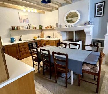 Cressat House | Owl Farmhouse, Quiet Country Retreat