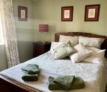 Cressat House | Owl Farmhouse, Quiet Country Retreat