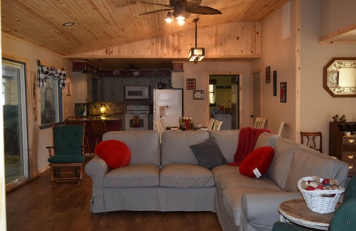 Checotah House | OWL LITTLE LAKE NEST A Great Water Front Lake Home