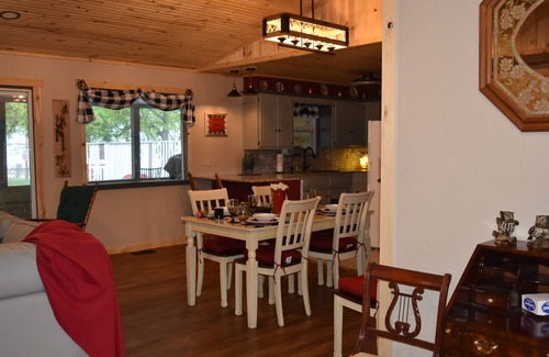 Checotah House | OWL LITTLE LAKE NEST A Great Water Front Lake Home