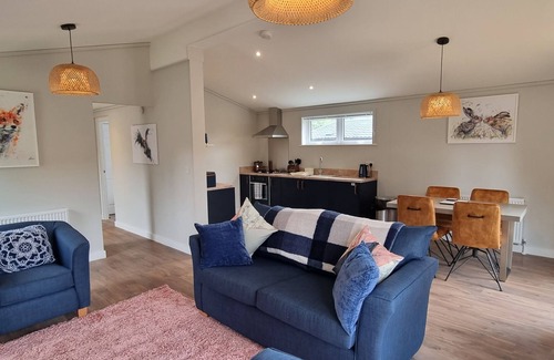 Liskeard Apartment | Owl Lodge - 2 Bedrooms - Dog Friendly