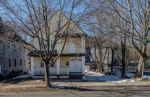 West New Haven Apartment | Owl's Nest - 5BR apartment