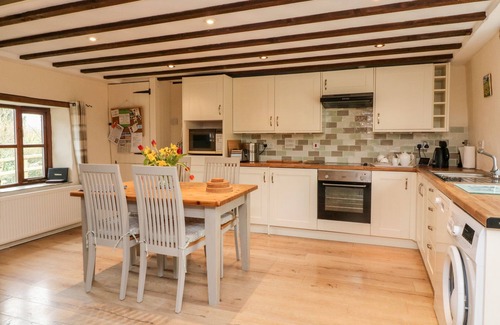 Ash Mill Cottage | OWL'S NEST, pet friendly, character holiday cottage in South Molton