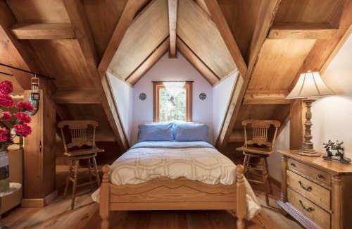 Hope Cabin | Owl Street Lodge