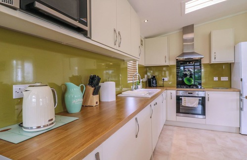 Leiston Cottage | Owls Retreat, Lodge 11