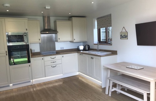St Teath Cottage | Owls Roost modern barn conversion. 2 en suites.Nr Tintagel, Padstow,Bude &beach.