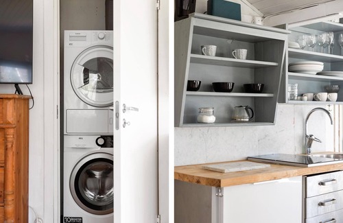 Eskilstuna Cottage | OWN HOUSE, CLOSE TO WORK ESKILSTUNA STRÄNGNÄS, 1H STOCKHOLM, PARKING, WIFI, LAUNDRY