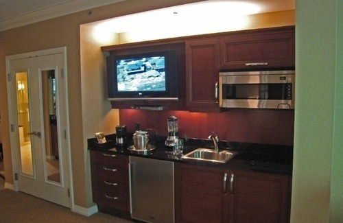 Las Vegas Apartment | OWNER MANAGED - TOWER ONE - 23RD FLOOR VIEW OF STRIP - NO RESORT FEES!