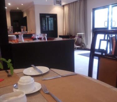 Ibadan Cabin | Owu Crown Hotel - Deluxe twin Bed Room