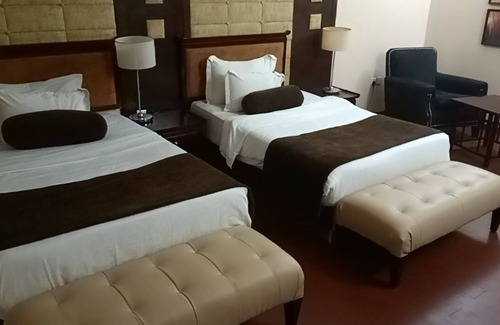 Ibadan Hotel | Owu Crown Hotel