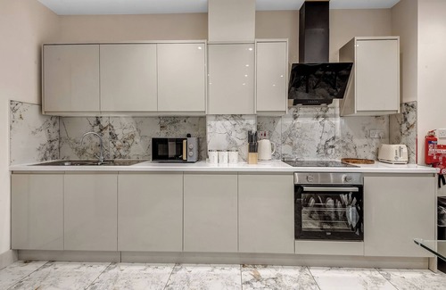 Cowley House | Oxford City Stay - Cowley House