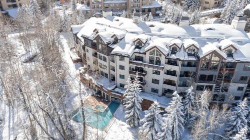 Beaver Creek Apartment | Oxford Court 205 by East West Hospitality