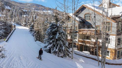 Beaver Creek Apartment | Oxford Court 205 by East West Hospitality