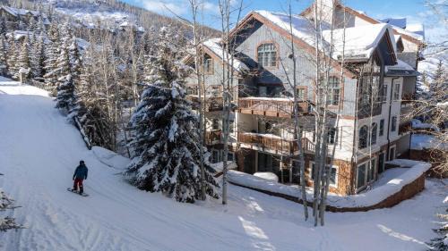 Beaver Creek Apartment | Oxford Court 205 by East West Hospitality