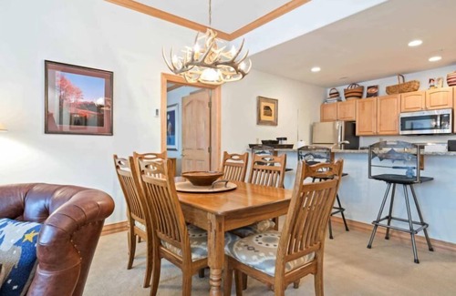 Highlands Townhomes Condo | Oxford Court 308 - 2 Bedroom Residence