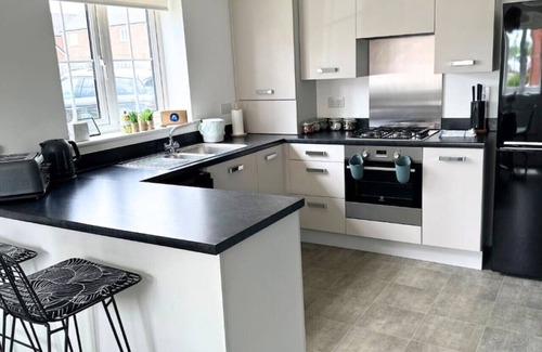 Thame Apartment | Oxford-Henry Blyth Gardens