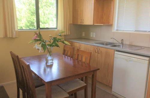 Mount Olympus Ski Field Cottage | Oxford Holiday Cottage - Self catering, Mountain Views, 10 Acres