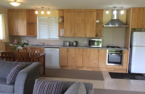 Mount Olympus Ski Field House | Oxford Holiday Cottage