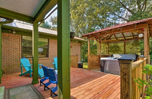 Oxford Cottage | Oxford Home With Hot Tub, 10 Mi to Ole Miss