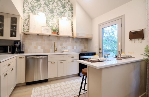 Oxford House | Oxford House + 2.6 miles to Ole Miss + King Beds