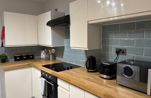 Cowley House | Oxford-House-Sleeps 7-Parking-Garden