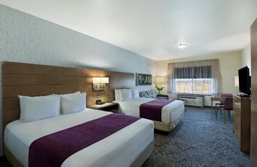 Rohnert Park Hotel | Oxford Suites Sonoma - Rohnert Park