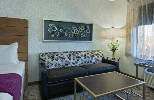 Rohnert Park Hotel | Oxford Suites Sonoma - Rohnert Park