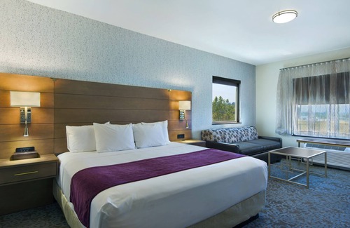 Rohnert Park Hotel | Oxford Suites Sonoma County