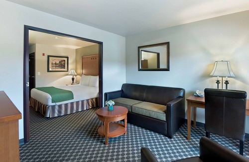 Buena Hotel | Oxford Suites Yakima