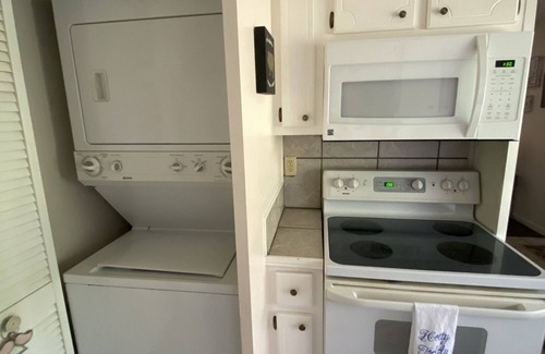 University Hills Condo | Oxford Town-Close to Campus and Walking Trails-New Furniture!