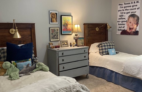 Oxford House | Oxford Weekend Rental 2.4 Mile to Stadium Cozy Quiet Home