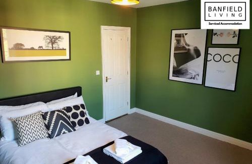 Oxford House | OxfordFiftyone by Banfield Living - Beautiful Oxford Home - FREE PARKING