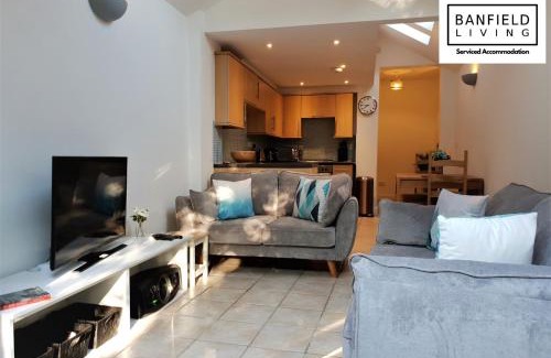 Oxford House | OxfordFiftyone by Banfield Living - Beautiful Oxford Home - FREE PARKING