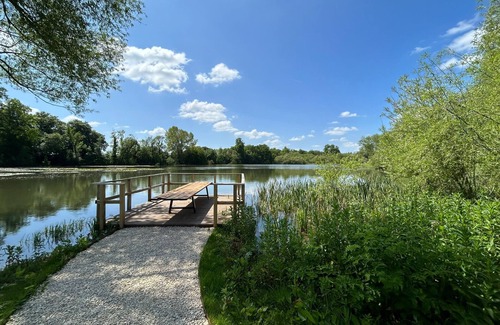 Kidlington House | Oxfordshire: Lakeside Mirror Houses (FULL SITE)