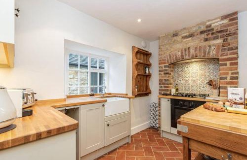 Woodstock House | Oxfordshire Living - The Bowler Hat Cottage - Woodstock