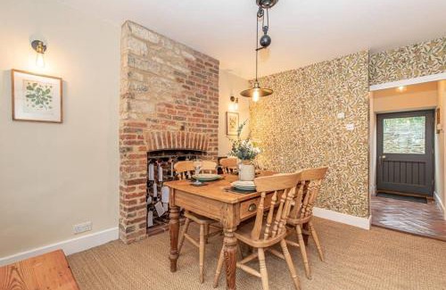 Woodstock House | Oxfordshire Living - The Bowler Hat Cottage - Woodstock