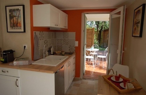 Bruges House | OYAT apartment in a green setting on the outskirts of Bordeaux