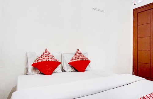 Pelabuhan Ratu Hotel | OYO 1187 Penginapan Bunda