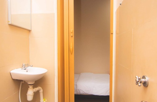 Tanjung Malim Hotel | OYO 1224 Hotel Hajah Rohayah