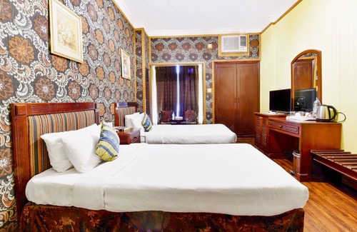 Manama Hotel | OYO 125 Moon Plaza Hotel