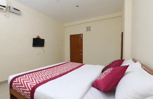 Mahindra World City Hotel | OYO 15197 Reddy's International