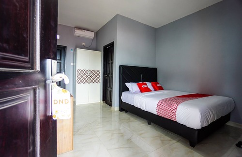Manado City Centre Hotel | OYO 1680 Hanna Residence