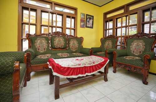 Tosari Hotel | OYO 1967 Canaya Homestay